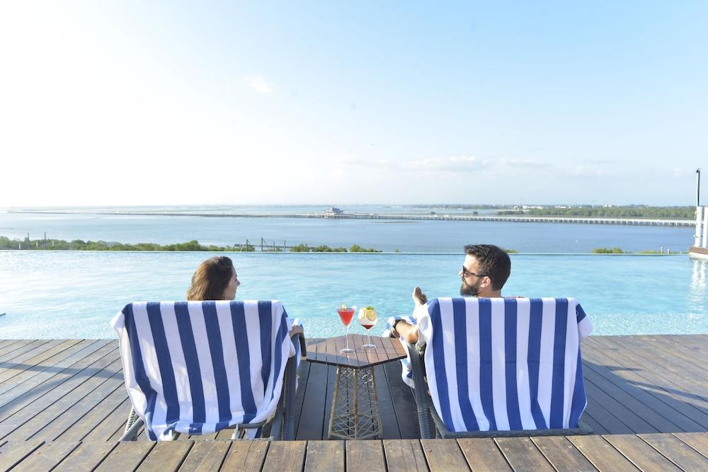 The Crystal Luxury Bay Resort Nusa Dua Nusa Dua  Exterior foto